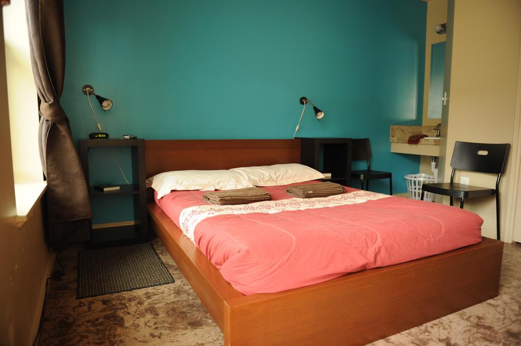 Camelot Inn At Honeyville Room photo
